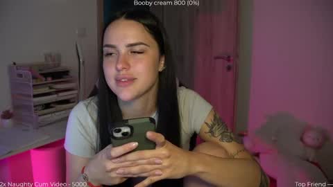 Snapshot of savvage_play chatting on May 2026 06:24:01 PM Naomi online show from May 2026 06:24:01 PM