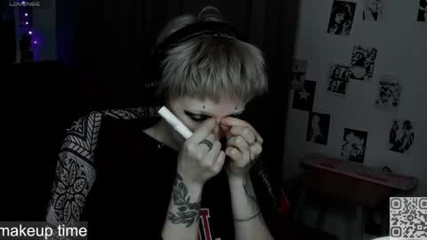 pronoun she. name Mary. age 21. online show from May 2026 07:08:01 PM