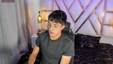 Sayron online show from November 2025 11:43:02 AM