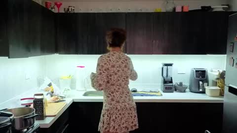 Snapshot of scalertt__steel_ chatting on May 2026 03:42:01 PM Venus online show from May 2026 03:42:01 PM