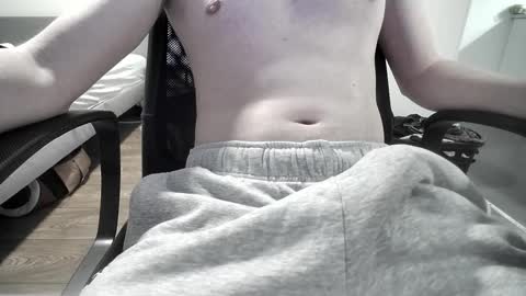 Snapshot of scandi_cock chatting on February 2025 12:41:02 AM scandi_cock online show from February 2025 12:41:02 AM