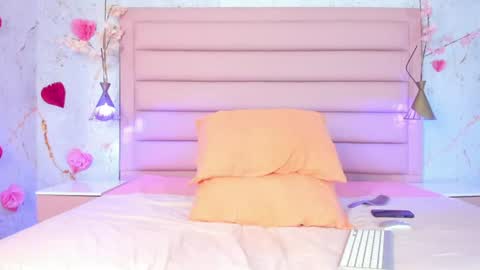 Snapshot of scarleett22 chatting on July 2026 08:33:02 PM Scarleet online show from July 2026 08:33:02 PM