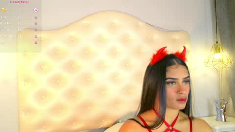 Snapshot of scarleettdoll chatting on May 2026 01:14:02 AM scarleettdoll online show from May 2026 01:14:02 AM
