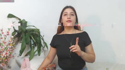 scarlet_100 online show from April 2026 03:56:01 AM