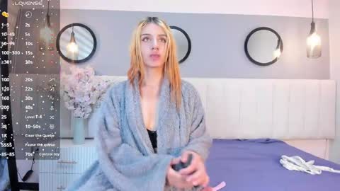 Snapshot of scarlet__rossi chatting on June 2026 03:20:02 AM scarlet__rossi online show from June 2026 03:20:02 AM