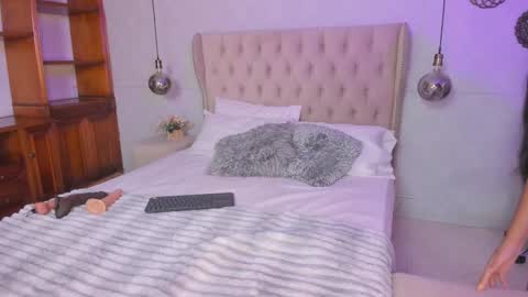 sacrlet online show from October 2025 09:57:02 PM
