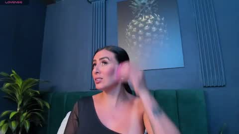 Scarlet Edwars online show from April 2026 06:55:02 PM