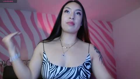 Snapshot of scarlet_queen4 chatting on May 2026 01:07:01 PM Kimberly online show from May 2026 01:07:01 PM