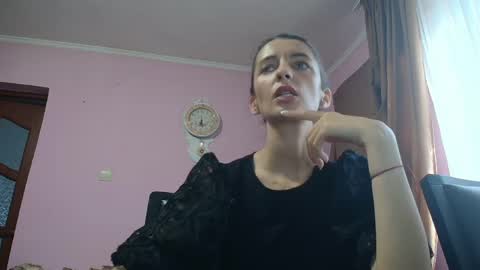 Snapshot of scarlet_rosse chatting on May 2026 03:42:02 PM Scarlet online show from May 2026 03:42:02 PM