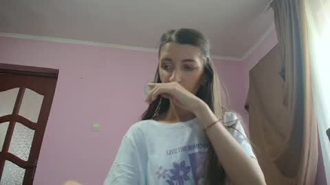 Snapshot of scarlet_rosse chatting on May 2026 08:22:01 AM Scarlet online show from May 2026 08:22:01 AM