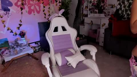 Snapshot of scarlet_villamizar chatting on May 2026 04:42:02 AM SCARLET online show from May 2026 04:42:02 AM