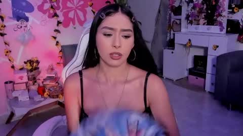 Snapshot of scarlet_villamizar chatting on May 2026 05:03:01 AM SCARLET online show from May 2026 05:03:01 AM