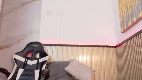 scarlet_vixen_ online show from February 2026 12:17:01 PM