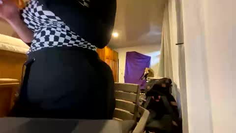 scarlet whisper online show from March 2026 10:00:02 PM