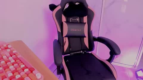 Scarlet online show from April 2026 01:41:01 PM