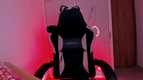 Scarlet online show from April 2026 05:43:02 AM