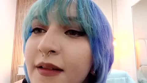 Scarlet online show from November 2025 05:06:01 PM