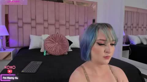 Scarlet online show from November 2025 08:19:02 PM