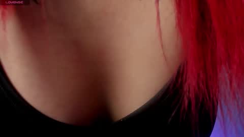 Scarlet  online show from November 2025 10:21:01 PM