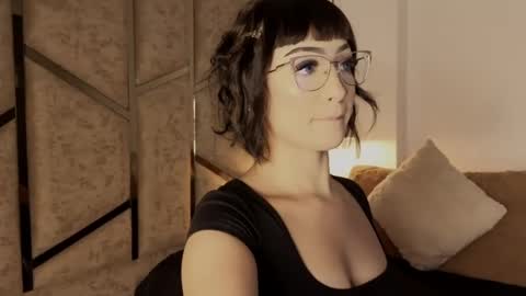 Snapshot of scarleth_lux_ chatting on May 2026 03:25:02 AM Scarleth online show from May 2026 03:25:02 AM