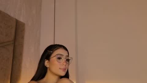 Snapshot of scarleth_lux_ chatting on June 2026 04:45:01 AM Scarleth online show from June 2026 04:45:01 AM