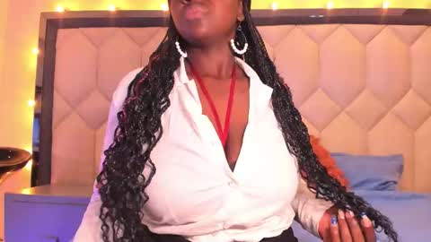 scarlethbigbug online show from October 2025 11:33:02 AM