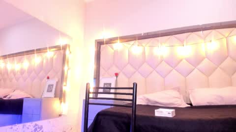 scarlethbigbug online show from February 2026 01:31:01 PM