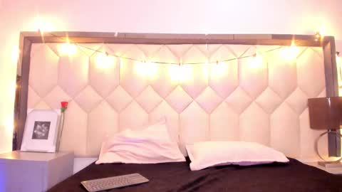 scarlethbigbug online show from February 2026 11:53:02 AM