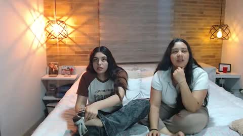 Scarlett and Jazmin online show from November 2025 09:41:01 AM