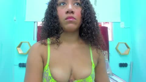 Snapshot of scarlett_fox20 chatting on May 2026 01:06:01 PM scarlett_fox20 online show from May 2026 01:06:01 PM