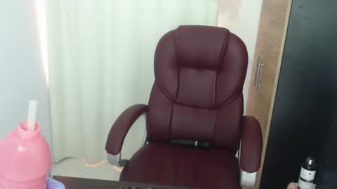 Snapshot of scarlett_mill chatting on June 2026 06:39:01 PM scarlett_mill online show from June 2026 06:39:01 PM