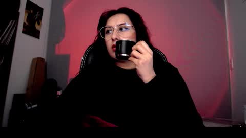 Snapshot of scarlett_sen chatting on October 2025 02:17:02 PM Mistress Scarlett online show from October 2025 02:17:02 PM