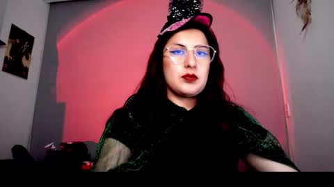 Snapshot of scarlett_sen chatting on October 2025 01:48:02 PM Mistress Scarlett online show from October 2025 01:48:02 PM
