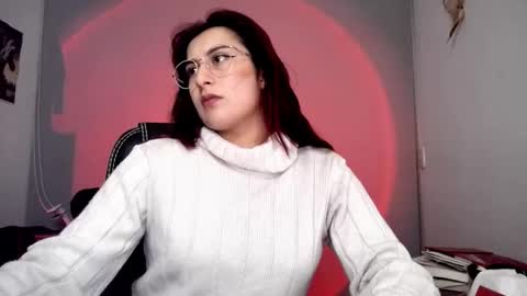 Snapshot of scarlett_sen chatting on November 2025 02:18:01 PM Mistress Scarlett online show from November 2025 02:18:01 PM