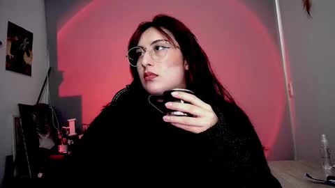 Snapshot of scarlett_sen chatting on November 2025 01:55:01 PM Mistress Scarlett online show from November 2025 01:55:01 PM