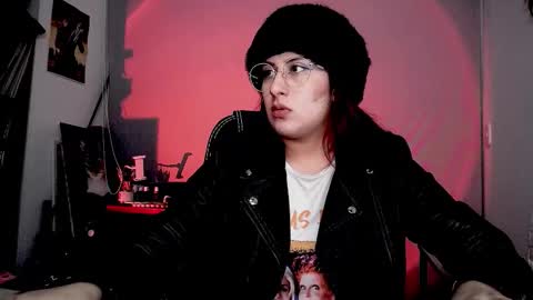 Snapshot of scarlett_sen chatting on November 2025 01:10:01 PM Mistress Scarlett online show from November 2025 01:10:01 PM