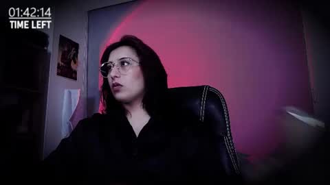 Snapshot of scarlett_sen chatting on June 2026 03:22:01 PM Mistress Scarlett online show from June 2026 03:22:01 PM