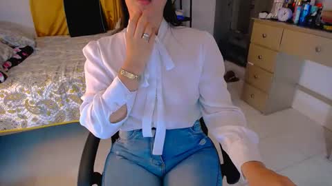 scarlet online show from April 2026 08:53:02 PM