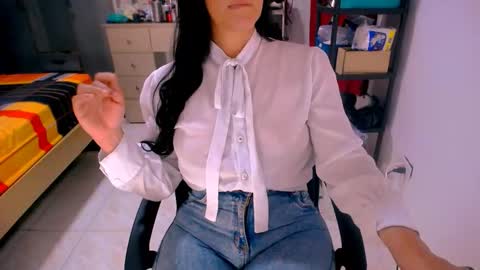 Snapshot of scarlett_sex2 chatting on May 2026 03:10:01 PM scarlet online show from May 2026 03:10:01 PM