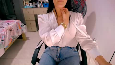 Snapshot of scarlett_sex2 chatting on June 2026 04:41:02 AM scarlet online show from June 2026 04:41:02 AM