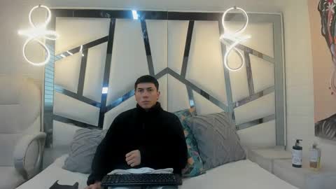 Scarlett and Lucas online show from March 2026 12:23:01 PM