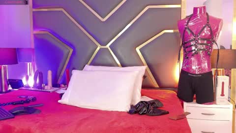 Scarlett Hot online show from April 2026 12:02:01 PM