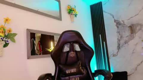 Snapshot of scarlettt_jones chatting on July 2026 05:42:02 PM scarlettt_jones online show from July 2026 05:42:02 PM