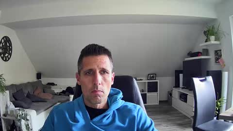 Snapshot of schnuckigeil chatting on October 2025 01:00:01 PM Dildomen online show from October 2025 01:00:01 PM