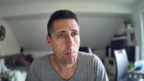 Snapshot of schnuckigeil chatting on October 2025 11:11:02 AM Dildomen online show from October 2025 11:11:02 AM