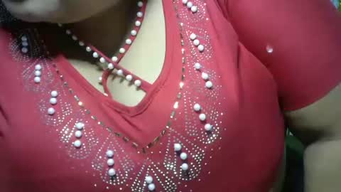 Snapshot of schoco_milf chatting on May 2026 01:34:01 AM mai latina online show from May 2026 01:34:01 AM