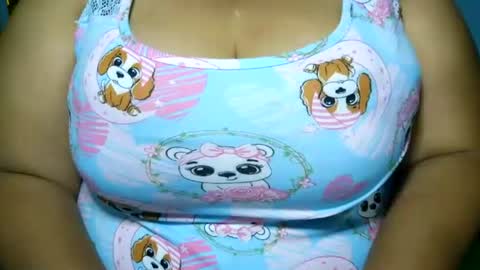 Snapshot of schoco_milf chatting on June 2026 11:08:02 PM mai latina online show from June 2026 11:08:02 PM