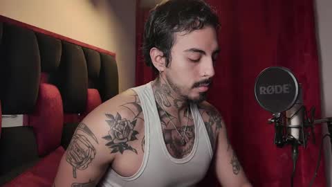 Snapshot of scockpion_ chatting on May 2026 04:52:01 AM Alejandro help me to reach 200 thumps up online show from May 2026 04:52:01 AM