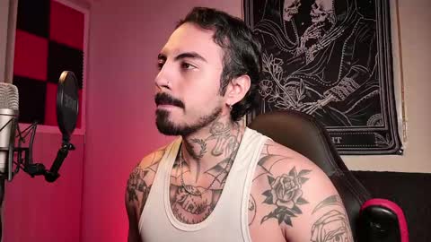 Snapshot of scockpion_ chatting on June 2026 08:59:02 AM Alejandro help me to reach 200 thumps up online show from June 2026 08:59:02 AM