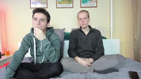 Snapshot of scooby_r chatting on December 2024 01:51:01 PM Thomas brunette and Alex blond online show from December 2024 01:51:01 PM